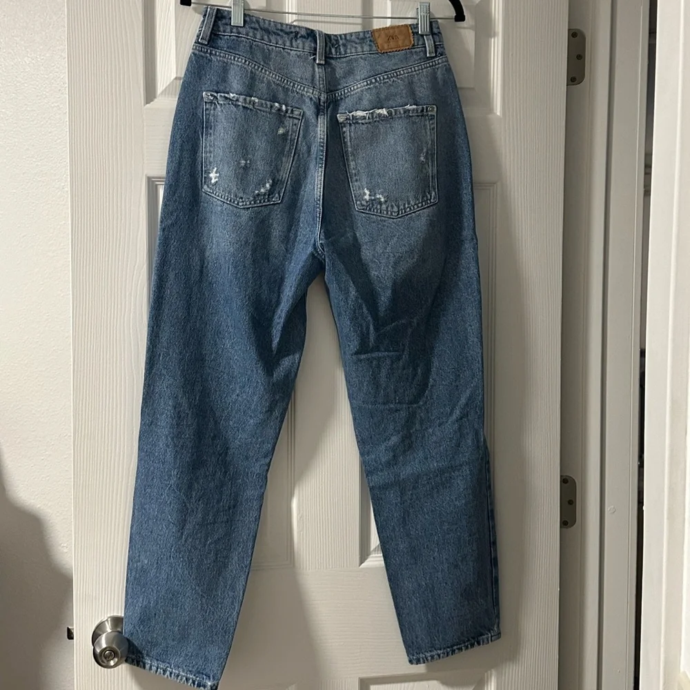 Zara distressed Mom Jeans Size 6